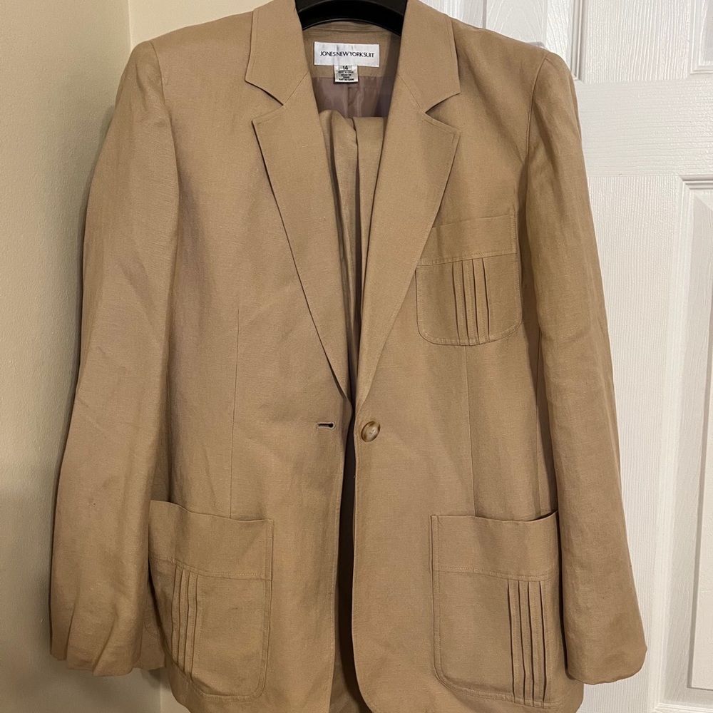 WORN ONCE JONES NEW YORK 2 PIECE SUIT